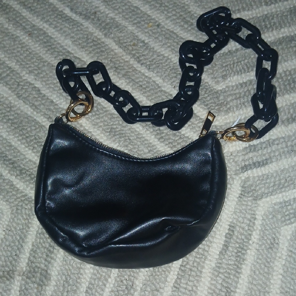 Black Chain Shoulder Bag